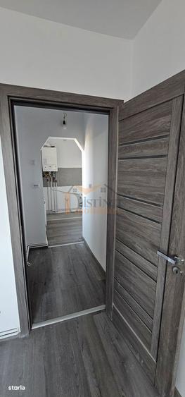 Apartament cu 3 camere decomandat în Astra