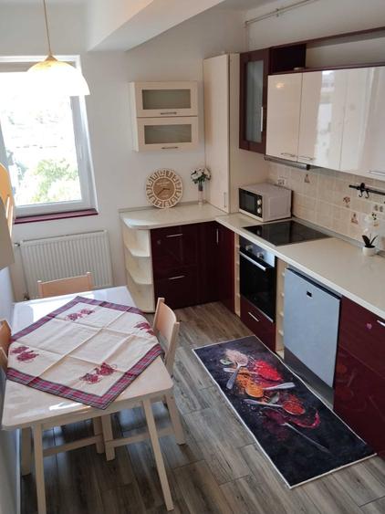 Apartament cu 2 camere decomandat în 1 Decembrie 1918