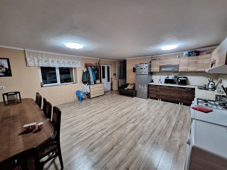 Casă cu 4 camere în Sărsig