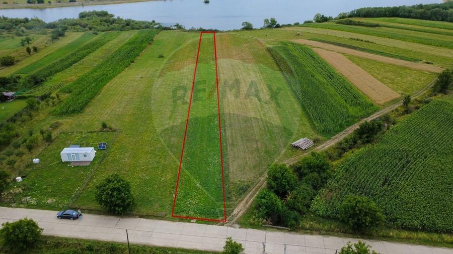Teren agricol extravilan de 3380 mp, în Unciuc