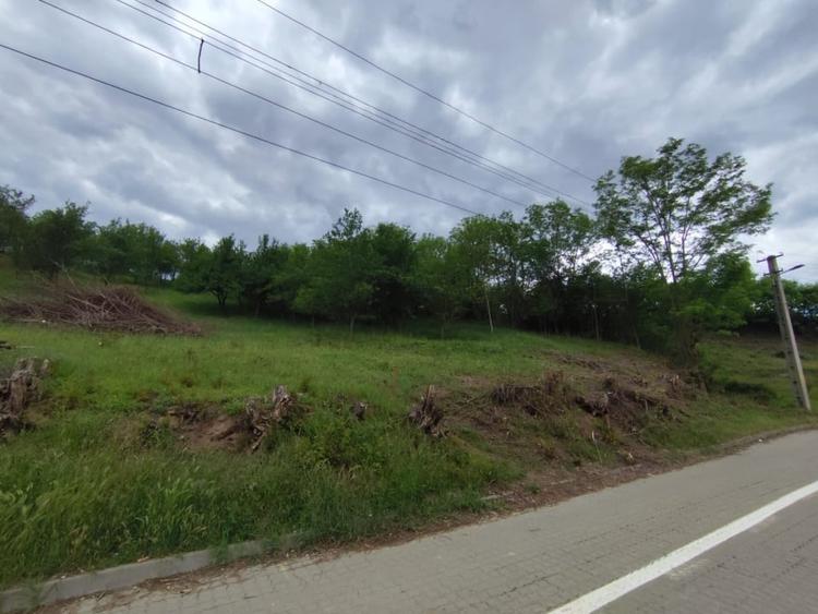 Teren Construcții intravilan de 1900 mp, în Oarda
