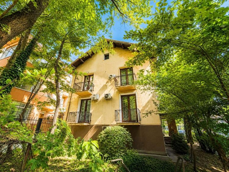 Apartament cu 2 camere decomandat în Floreasca