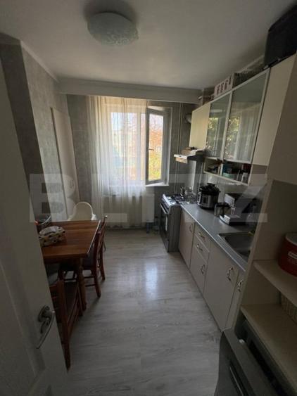 Apartament cu 4 camere decomandat în Central