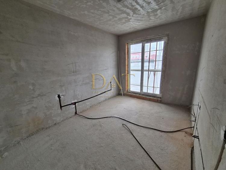 Apartament cu 3 camere semidecomandat în Iris
