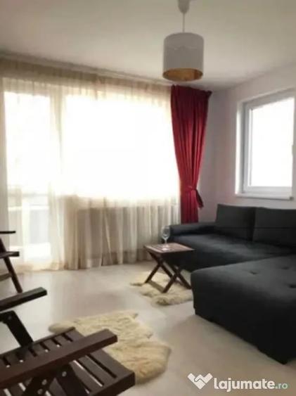 Apartament cu 3 camere decomandat, mobilat în Tractorul