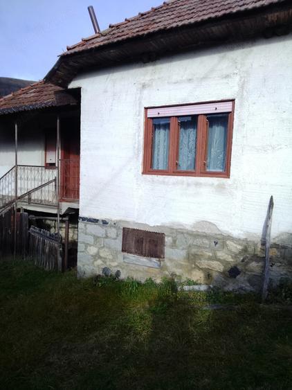 Casă cu 3 camere cu Teren 1500 Mp în Morlaca