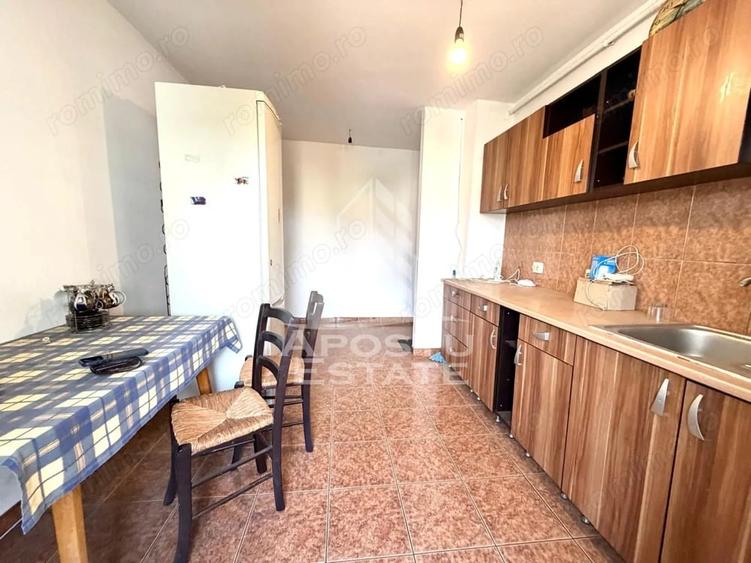Apartament cu 2 camere semidecomandat în Girocului