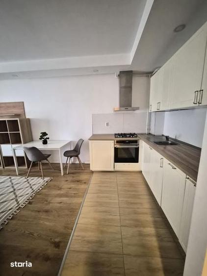 Vand apartament 2 camere Cosmopolis si loc de parcare - 1
