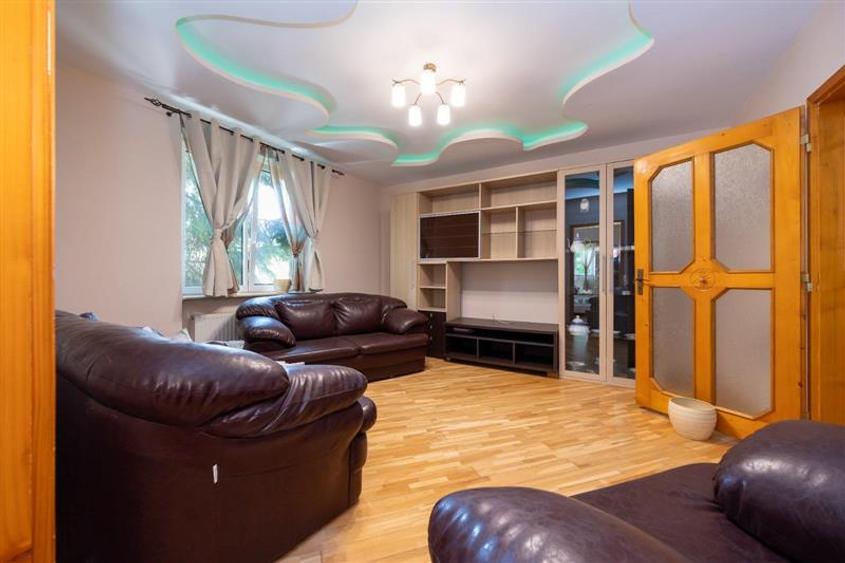 Apartament cu 3 camere circular, mobilat în Drumul Poienii