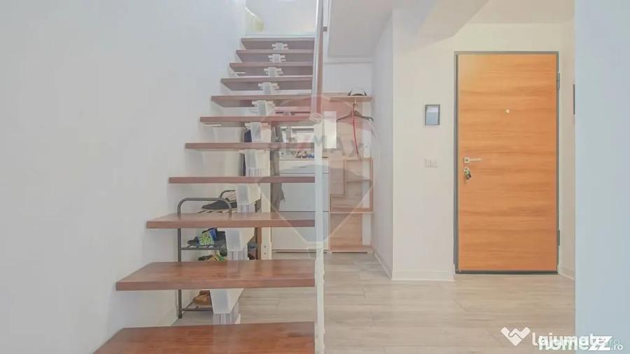 Apartament cu 4 camere semidecomandat în Central