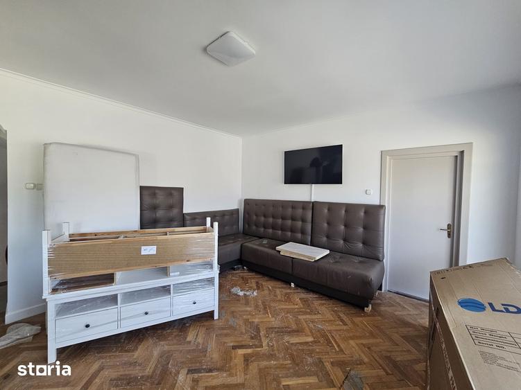 Casă cu 6 camere cu Teren 450 Mp în Central