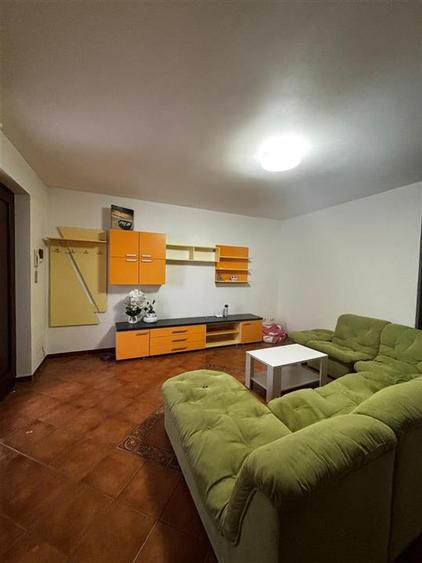 Apartament cu 2 camere semidecomandat, mobilat în Gai