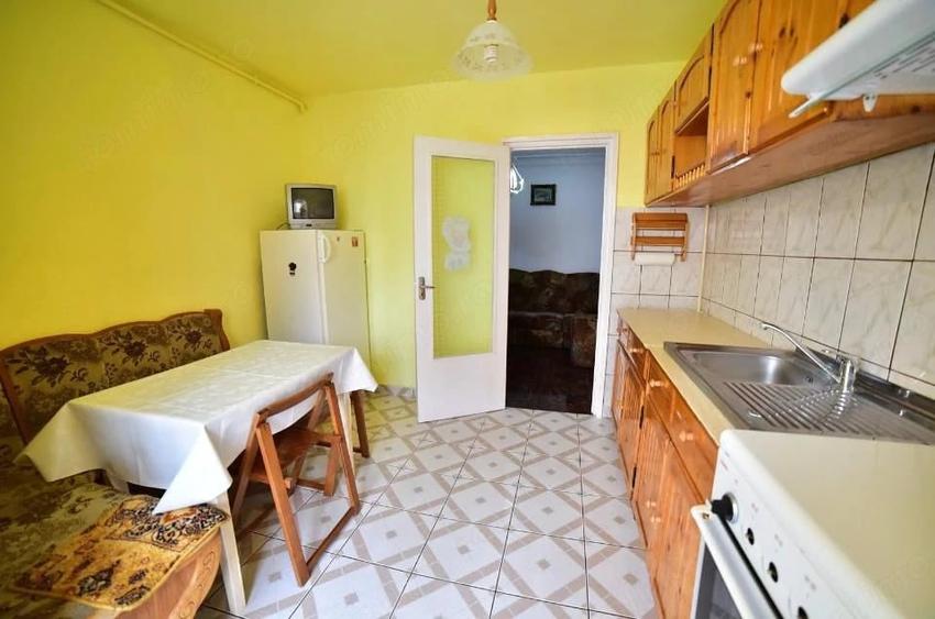 Apartament cu 3 camere decomandat în Vasile Aaron