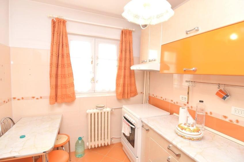 Apartament cu 3 camere decomandat în Iancului