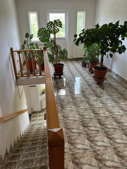Casă individuală cu 5 camere cu Canalizare în Oncea