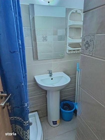 Inchiriez apartament in zona Dovali. Informati la tel - 4