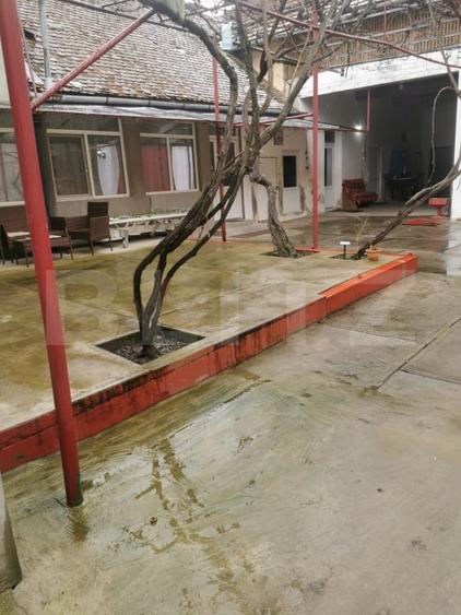 Casă individuală cu 6 camere cu Canalizare în Variaș