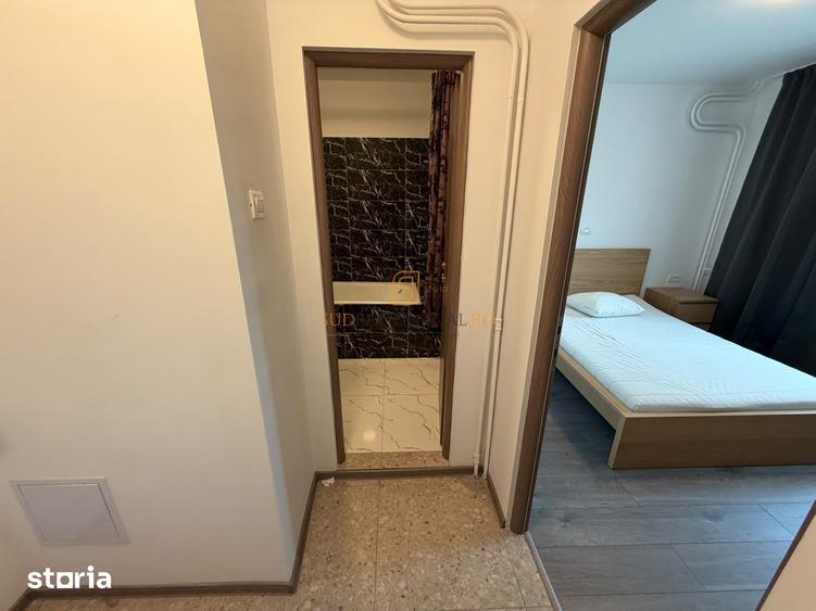 Apartament cu 4 camere decomandat în Berceni