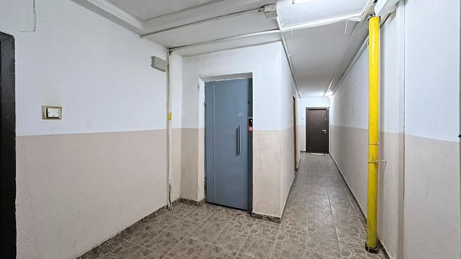 Apartament cu 3 camere semidecomandat în Crângași
