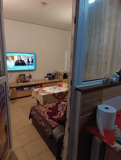 Apartament cu 4 camere semidecomandat în Central