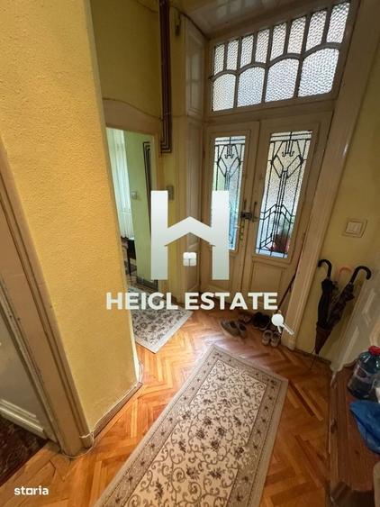 Apartament cu 4 camere în P-ța Victoriei