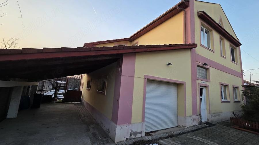 Casă cu 6 camere cu Teren 630 Mp în Girocului