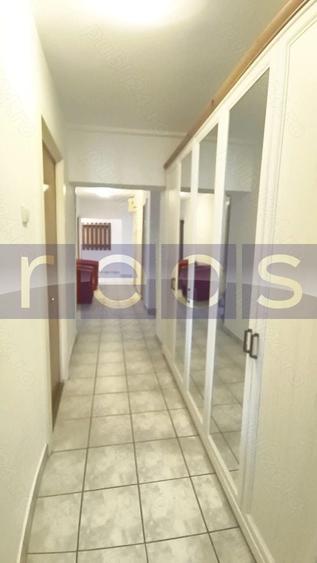 Apartament cu 4 camere decomandat, mobilat în Victoriei