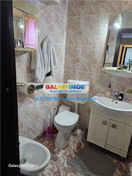 Apartament cu 3 camere semidecomandat, mobilat în Basarabia