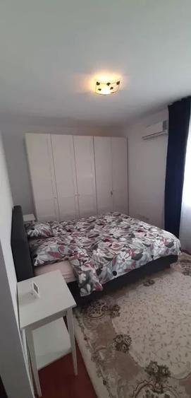 Apartament cu 3 camere decomandat, mobilat în Valea Oltului