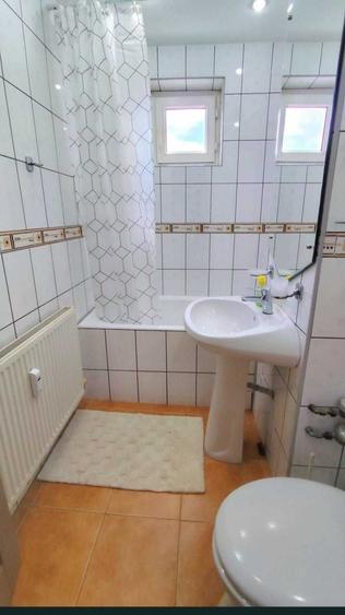 Apartament cu 2 camere decomandat în Republicii