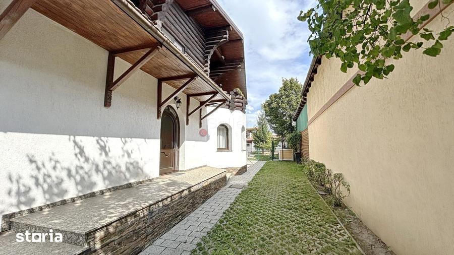 Casă cu 7 camere cu Teren 670 Mp în Centrul Istoric