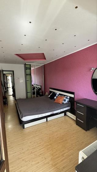 Apartament cu 2 camere decomandat în Republicii