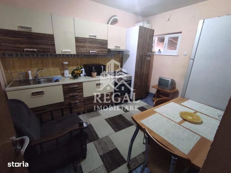 Casă individuală cu 4 camere cu Canalizare în Central