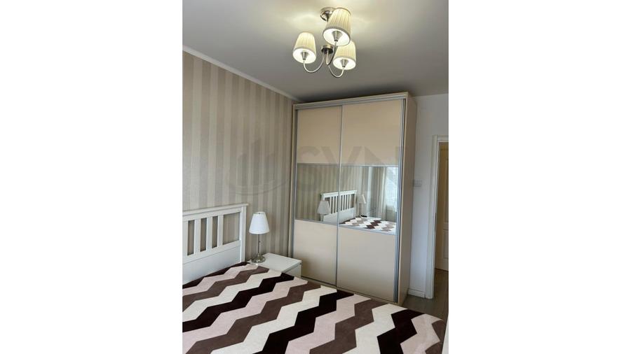 Apartament cu 2 camere semidecomandat, mobilat în P-ța Universității