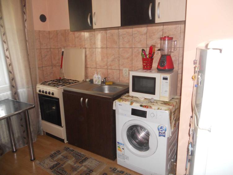 Garsonieră decomandată în Podu Roș