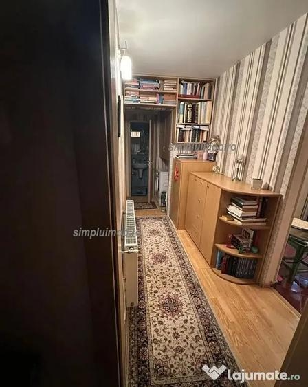 Apartament cu 4 camere decomandat în Titan