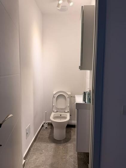Apartament cu 6 camere decomandat, mobilat în Clucerului