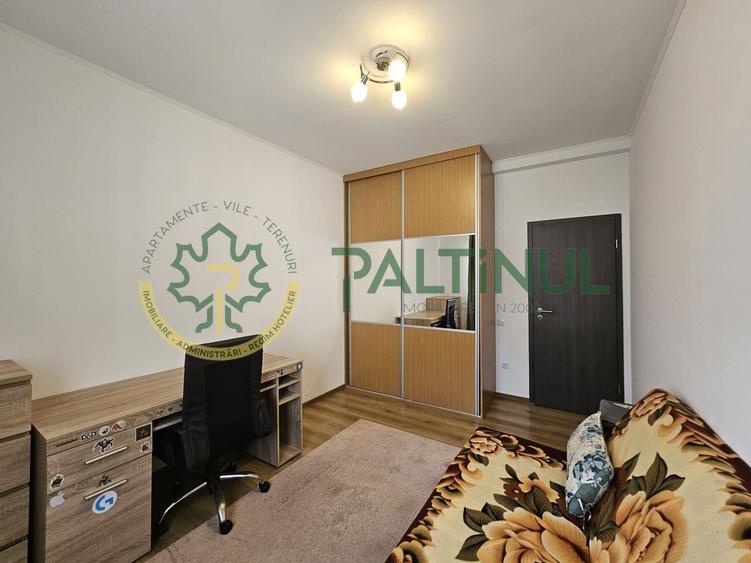 Apartament cu 3 camere decomandat, mobilat în Piața Cluj