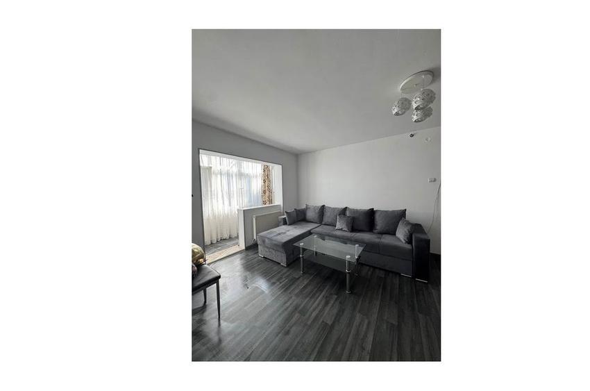Apartament cu 3 camere în Traian
