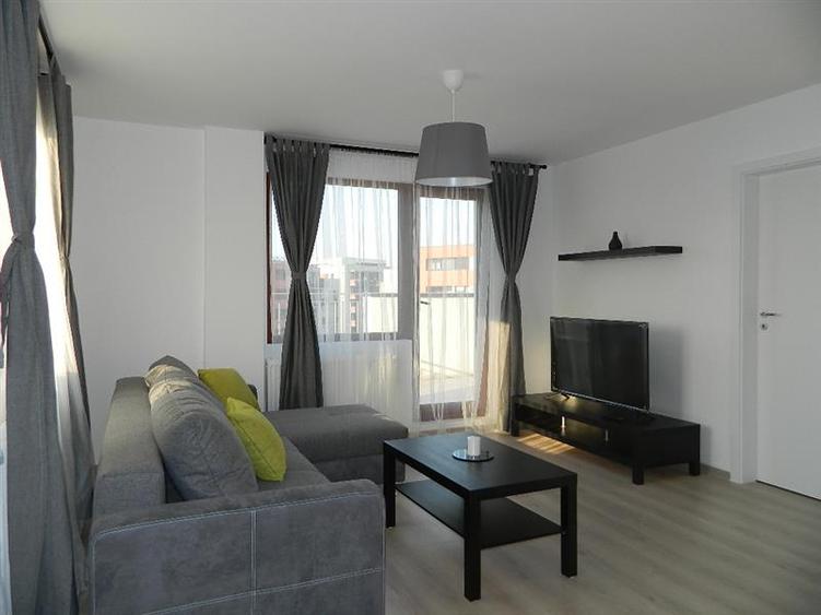 Apartament cu 2 camere nedecomandat în Aradului