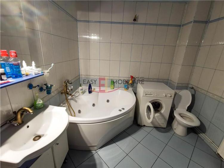 Casă individuală cu 3 camere cu Garaj în Unirii