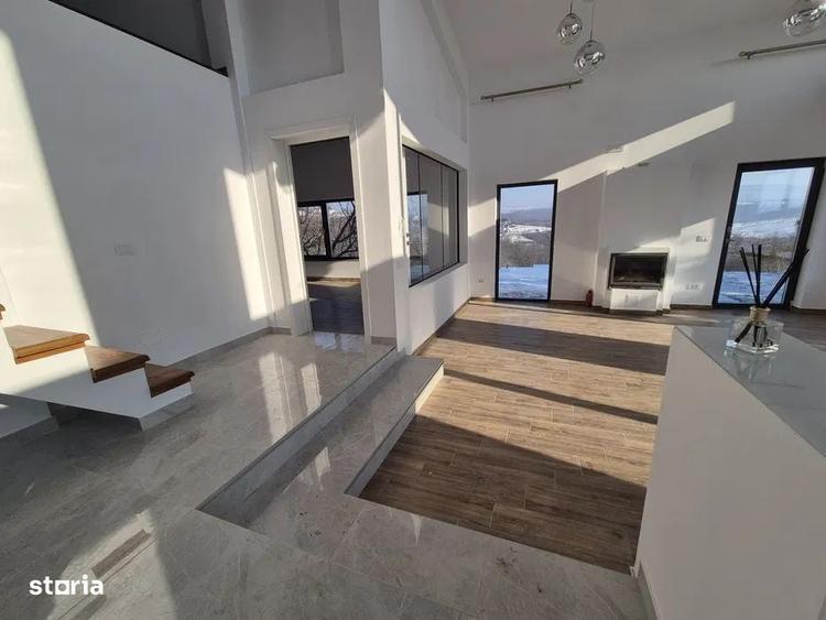 Casă cu 4 camere cu Teren 1500 Mp în Hlincea