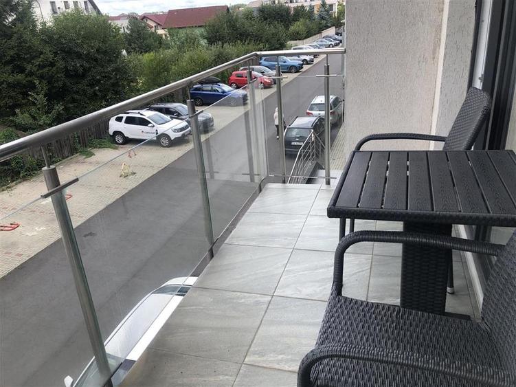 Garsonieră decomandată, mobilată în Tractorul