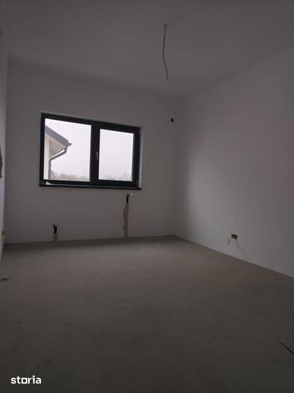 Casă cu 4 camere cu Teren 532 Mp în Central