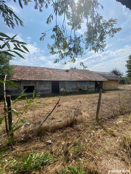 Casă cu 6 camere cu Teren 3400 Mp în Sprâncenata
