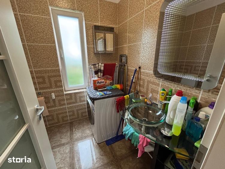 Apartament cu 3 camere decomandat în Europa