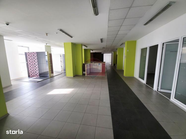 Spa?iu comercial de 828 mp de vanzare in zona 1 Mai - 5