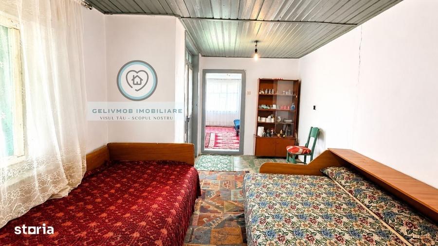 Casă cu 4 camere în Hătcărău