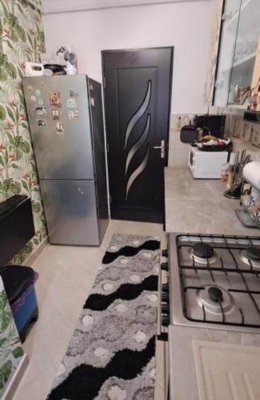 Apartament cu 3 camere semidecomandat în Tătărași