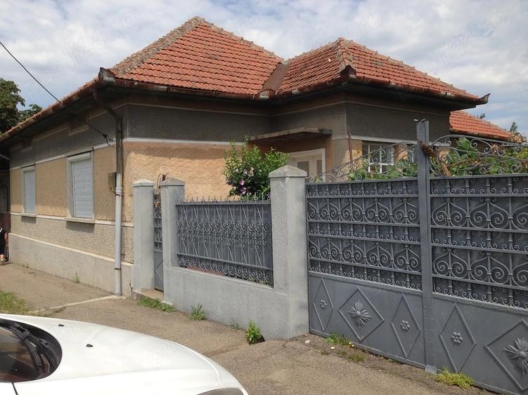 Casă cu 5 camere cu Teren 120 Mp în Central
